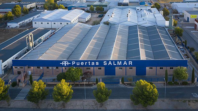 Vista aérea fábrica Puertas Salmar